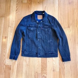 NWOT Levi's Premium Flannel-Lined DenimTrucker - Black (M)